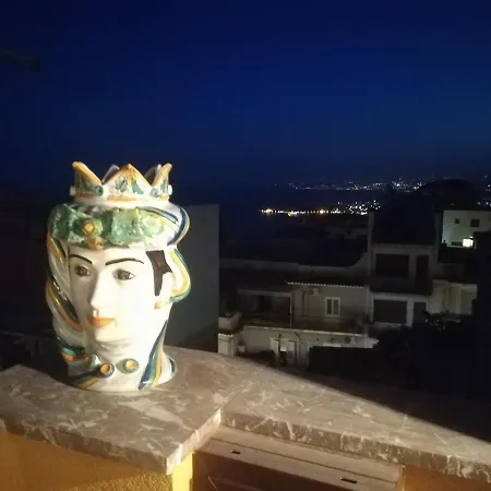 Attico Sole Luna Apartmán *
