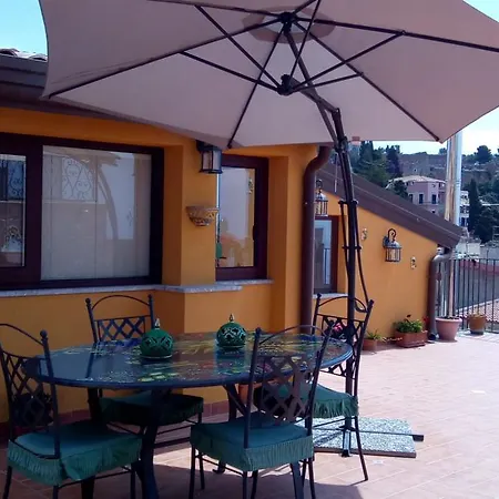Attico Sole Luna Apartmán *